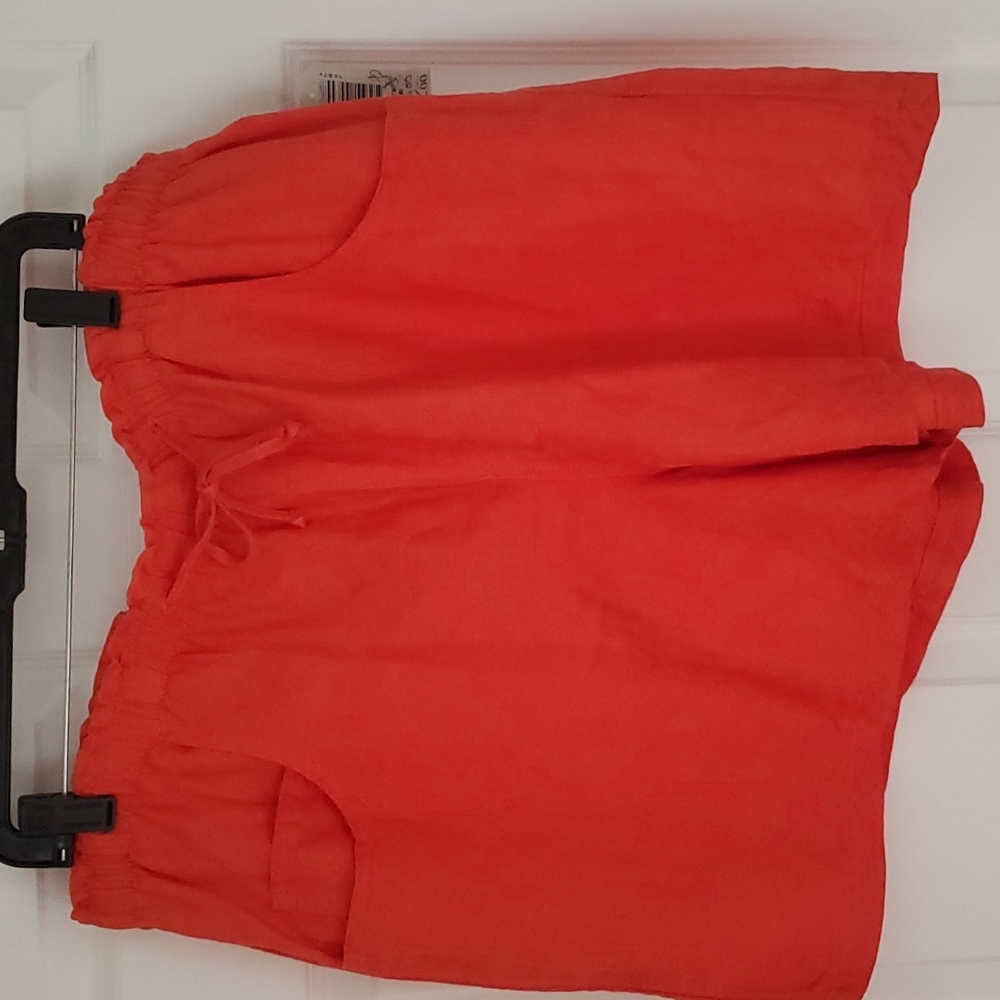 🔥Red Linen Classic Shorts with Details, Size L